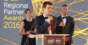 אלדר רטר, מנכ"ל XGlobe מקבל את פרס שותף האחסון המצטיין של דל