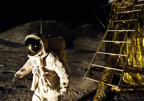 האם המחשוב יסייע לאסטרונאוטים שינחתו על המאדים? הנחיתה על הירח. צילום: BigStock