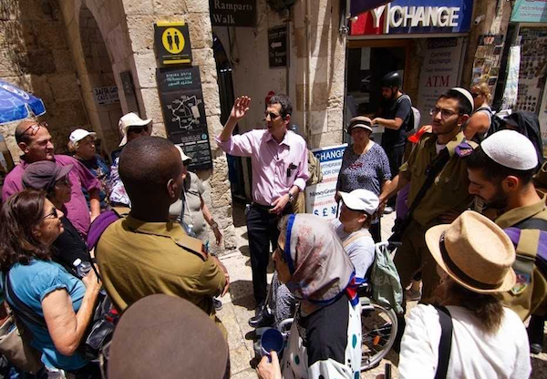 סיור השקת האפליקציה לעיוורים בעיר העתיקה בירושלים. צילום: PashootPhoto